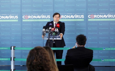 Maia quer formar ampla maioria para aprovar projeto de lei contra fake news