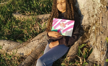 Maya Alves Silva lança segundo livro com apoio do Neabi e da Editora Unesc 