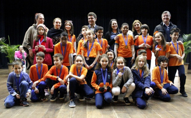 Prefeitura entrega medalhas da Olimpíada de Matemática