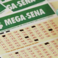 Concurso 3002 da Mega-Sena: veja os números sorteados nesta quinta-feira (30)