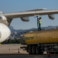 Petrobras reduz em 14,2% preço do combustível usado em aviões após meses de alta