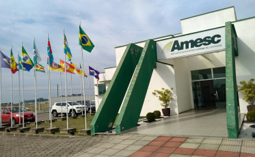 Dinheiro em conta pessoal e consultoria milionária levam CIS-Amesc à investigação do TCE