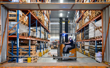 Entre recomeços e oportunidades: imigrantes transformam o mercado de trabalho em SC