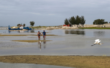 Canal com apenas 20 centímetros de profundidade preocupa pescadores em SC