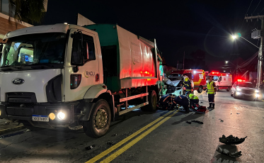 Coletor de lixo morre após ser atingido por caminhonete durante trabalho em Içara