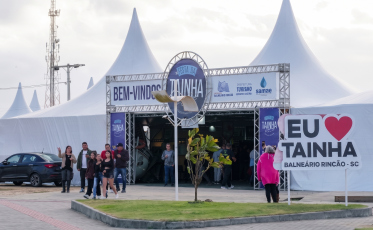 Festa da Tainha abre com público acima do esperado e projeta até 70 mil visitantes 