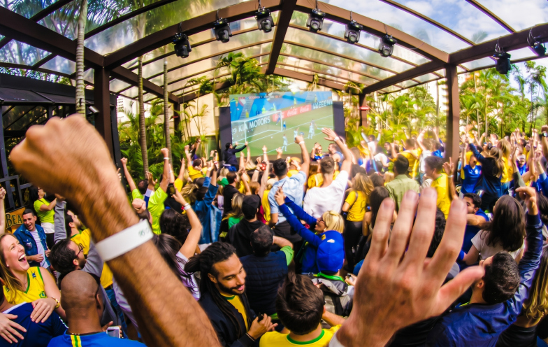 Telões, samba e até espaço kids: onde assistir aos jogos do Brasil na Copa em Criciúma