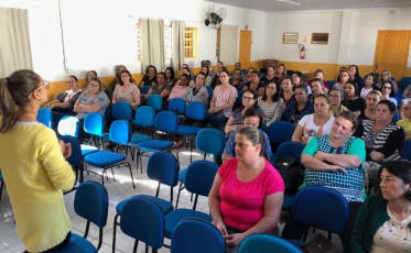 Merendeiras de Içara são capacitadas sobre alimentação saudável