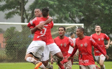 Vermelhos e azuis perseguem mais um Clássico da Polenta