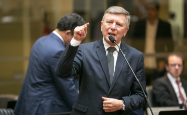 PL que prorroga benefícios corrige erro, afirma Milton Hobus