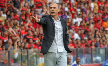 Antes da decisão, Milton Mendes recorre a família