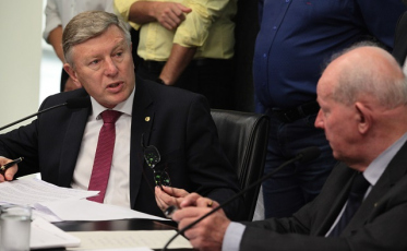 Uma lei para evitar licitações 