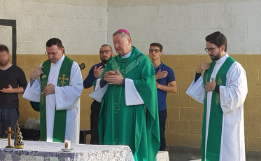 Bispo preside missa de Dia dos Pais no Presídio Santa Augusta