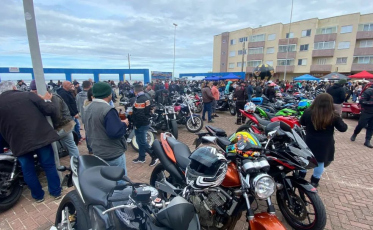 Arroio do Silva: 1º Moto Peixe é sucesso e lota a praça central