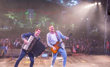 Neguinho e Emanuel com o Só Modão em Nova Veneza