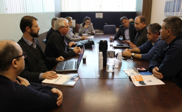 Risco de greve nas indústrias plásticas