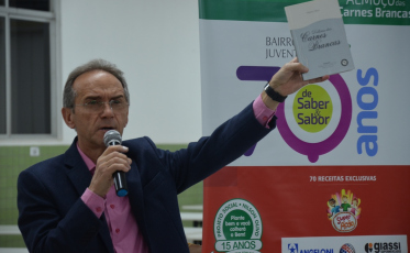 Em outubro, Nilson Olivo lança seu 15º livro