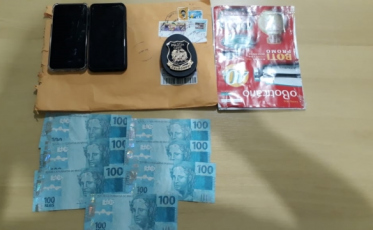 Dupla é capturada por comprar notas falsas