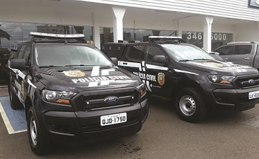 Duas novas viaturas para a Polícia Civil