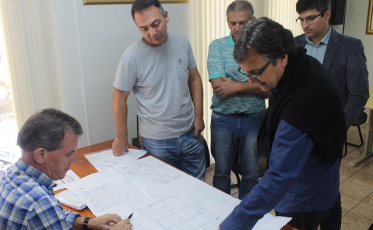 Nova Veneza: Bistek recebe alvará para nova loja