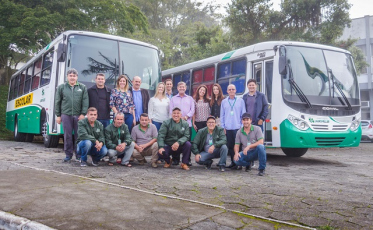Dois ônibus escolares entregues em Lauro Müller