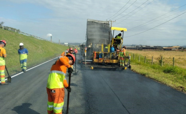 Obras na BR-101 geram trânsito lento