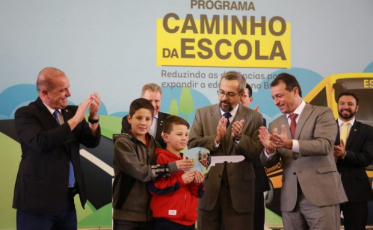 Santa Catarina renova frota de ônibus escolares