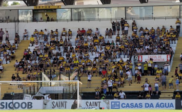 Os protestos da torcida do Criciúma
