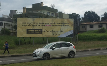 E os outdoors continuam