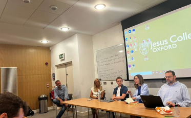 Professor da Unesc apresenta trabalho em evento internacional na Universidade de Oxford