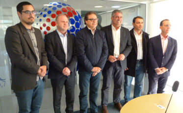 Apresentação de ideias e clima cordial no primeiro debate com candidatos ao governo. Ouça