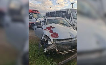 Motorista embriagado colide contra ônibus escolar em Santa Rosa do Sul