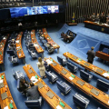 Som Maior realiza primeiro debate com candidatos ao Senado em SC nesta segunda; entenda o cargo