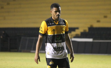 Após cobrar pênalti decisivo, PH foca em manter invencibilidade pelo Criciúma