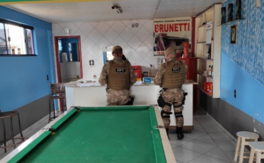 Operação da PM apreende 22 mil carteiras de cigarro em SC