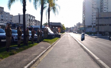 PMs mortos no assalto do Unibanco são homenageados (VÍDEOS)