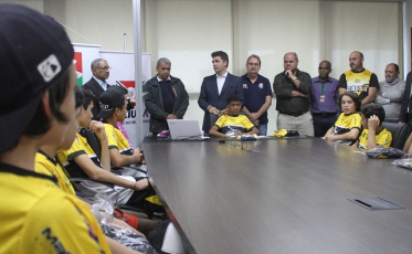 Projeto Tigrinhos: formação de atletas e cidadãos