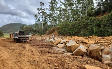 [Áudio] Revisão de contrato reduz ritmo de obra na SC-108 no extremo Sul