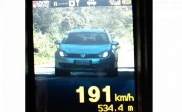 Motorista flagrado a 191 km/h na BR-101 em Imbituba
