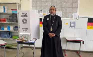 Candidato a presidente, Padre Kelmon vota em Salvador