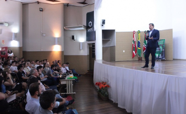 Mundo melhor e mais justo passa pela juventude