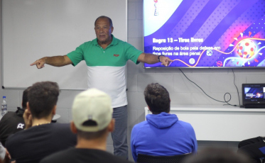 Palestras para jogadores de Hercílio e Tubarão