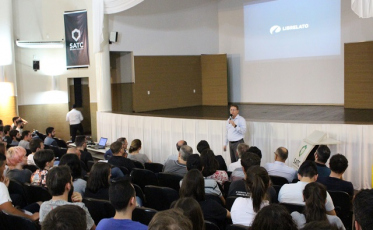 Acadêmicos da Satc desenvolvem linha graneleira da Librelato