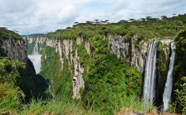 De 250 mil para um milhão de turistas