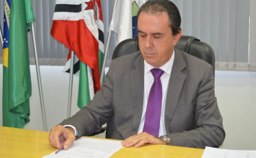 Tem novo presidente na Câmara