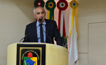 Vereador questiona cobranças de cursos da FCC