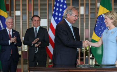 Brasil e banco americano assinam acordo de US$ 1 bi em investimentos