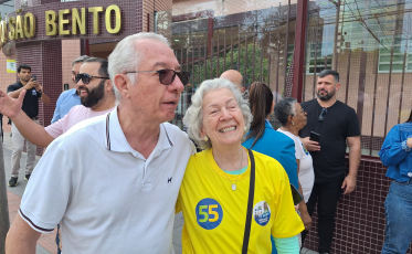 Personalidades e lideranças da região comparecem às urnas