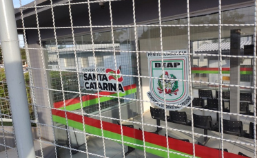 “Os guris fizeram isso aí para pedir socorro”, diz mãe de detento