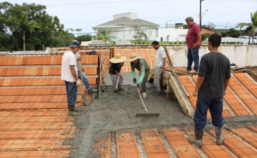 Pista de skate é concretada